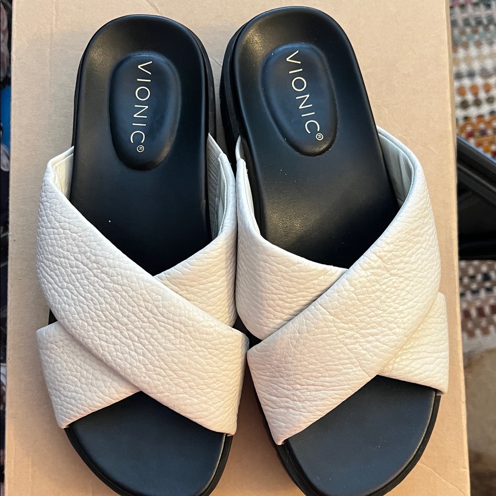 Vionic Black and White Crisscross Slides